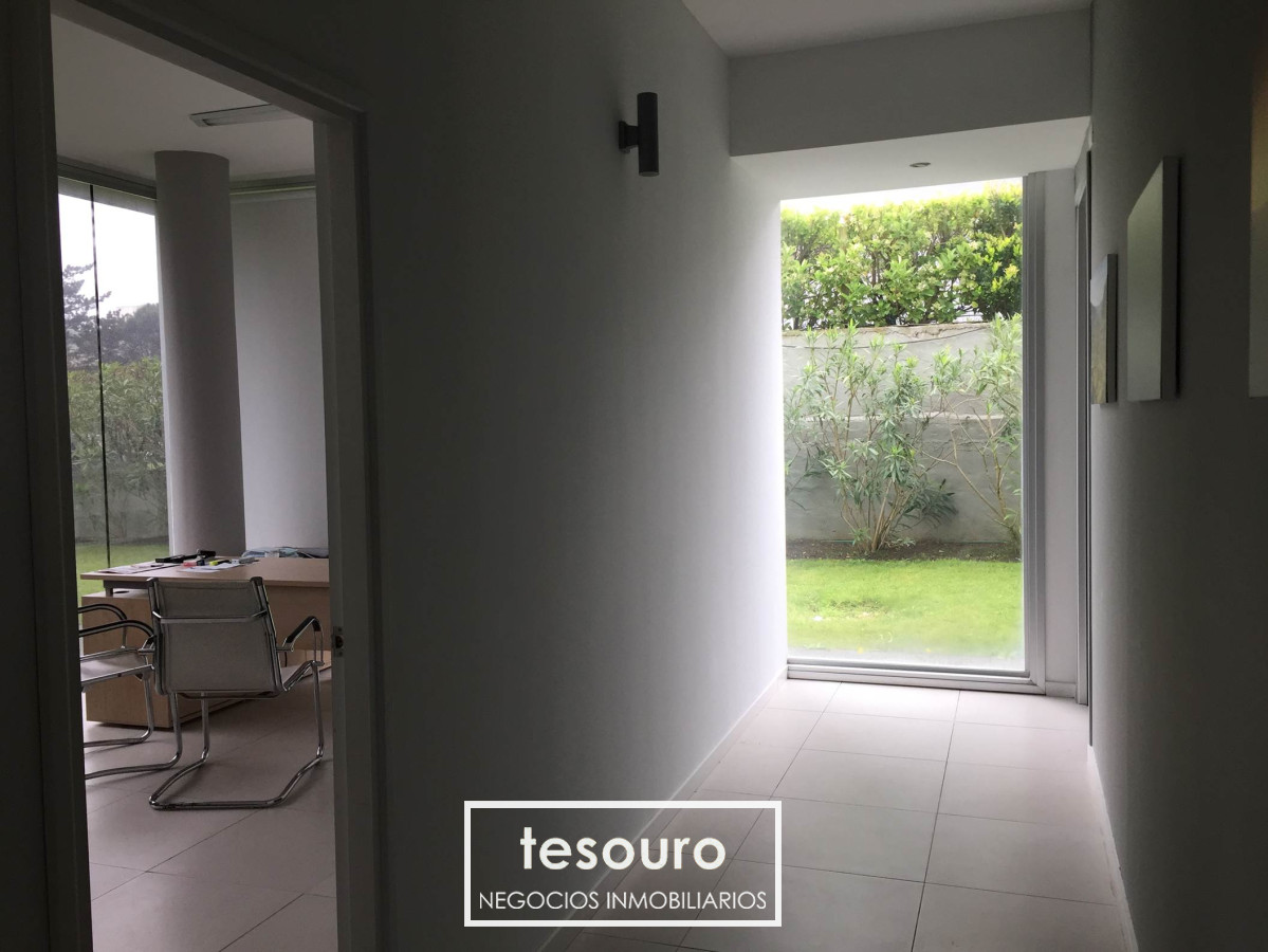 Local Comercial ID.4180 - Venta de Local Comercial en Punta del Este