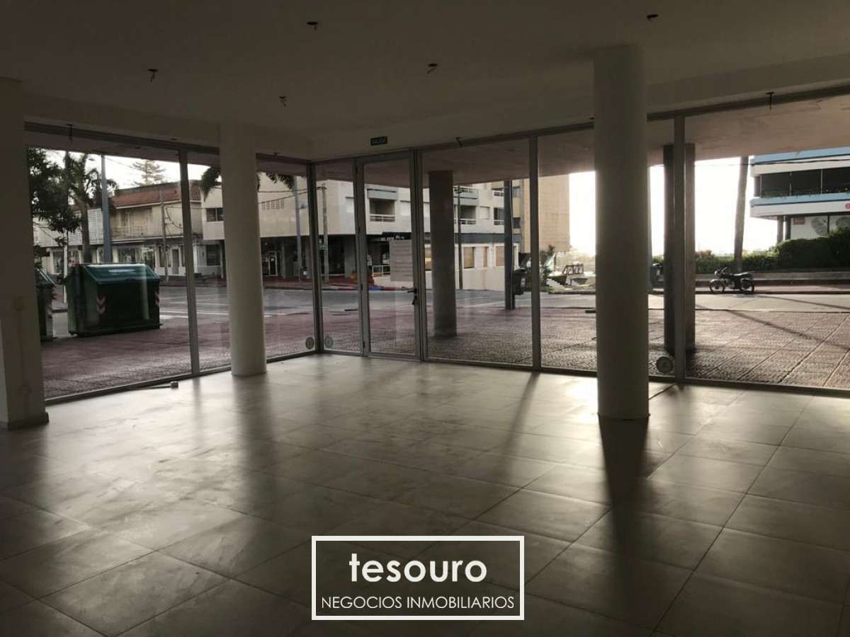 Local Comercial ID.4179 - Local Comercial en Punta del Este