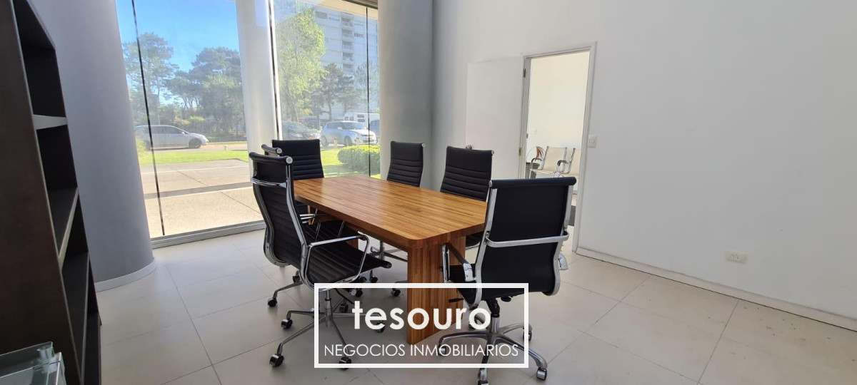 Local Comercial ID.4180 - Venta de Local Comercial en Punta del Este