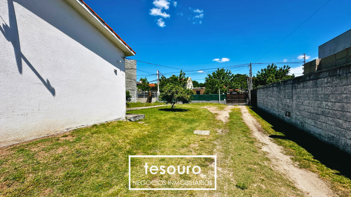 Terreno ID.5197 - VENTA TERRENO CON 2 CASAS Y BARBACOA EN CARRASCO NORTE