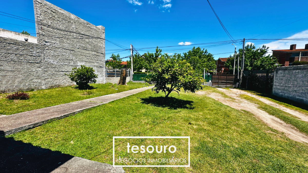 Terreno ID.5197 - VENTA TERRENO CON 2 CASAS Y BARBACOA EN CARRASCO NORTE