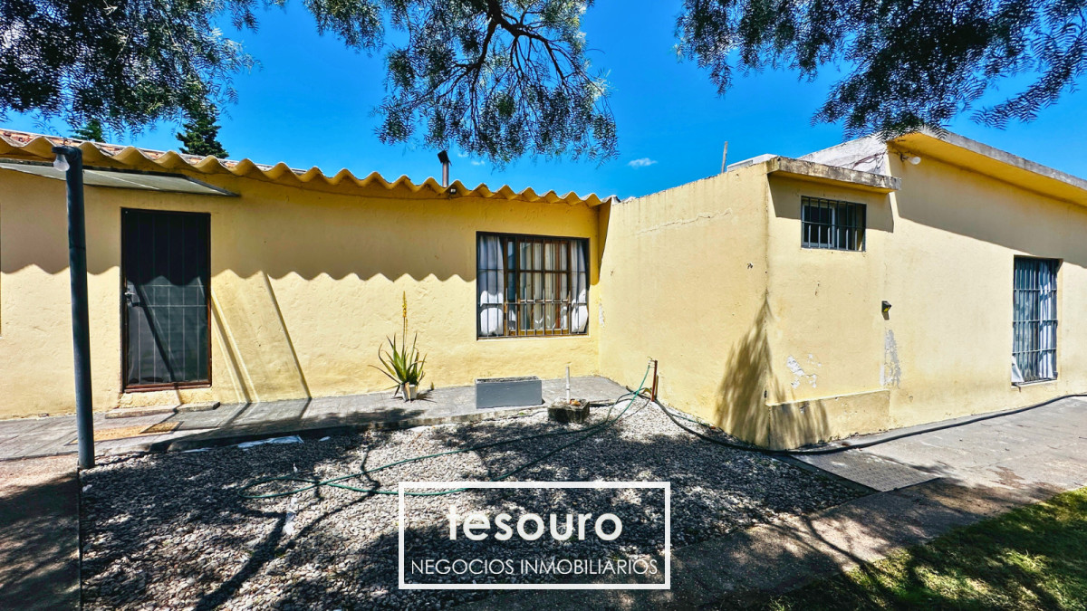 Terreno ID.5197 - VENTA TERRENO CON 2 CASAS Y BARBACOA EN CARRASCO NORTE