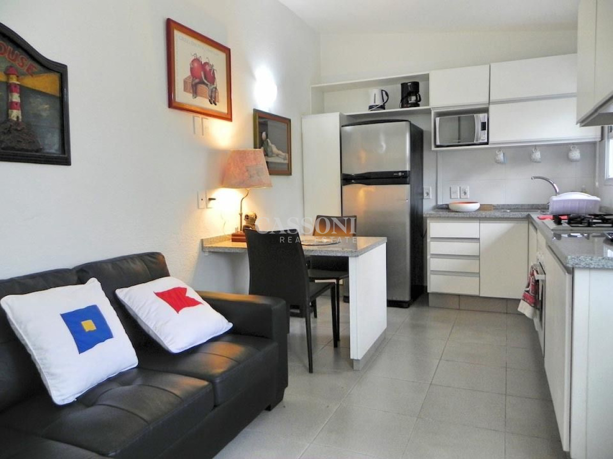 Casa ID.1676 - VENTA O ALQUILER ANUAL CASA 7 DORMITORIOS  EN LA BARRA .