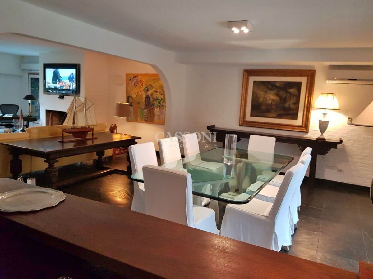 Casa ID.1676 - VENTA O ALQUILER ANUAL CASA 7 DORMITORIOS  EN LA BARRA .
