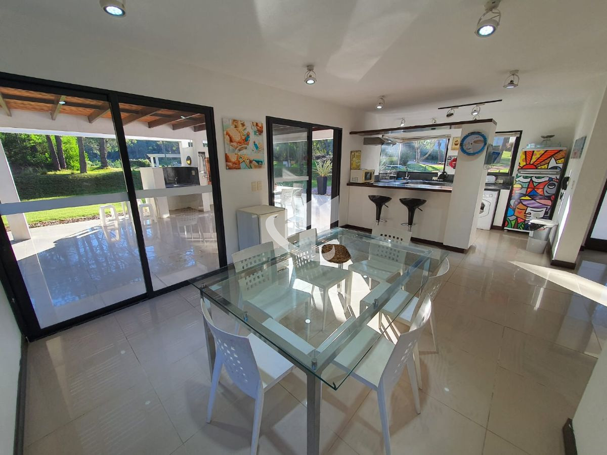 Casa ID.724 - Venta, casa, 3 dormitorios, Solanas, Punta Ballena