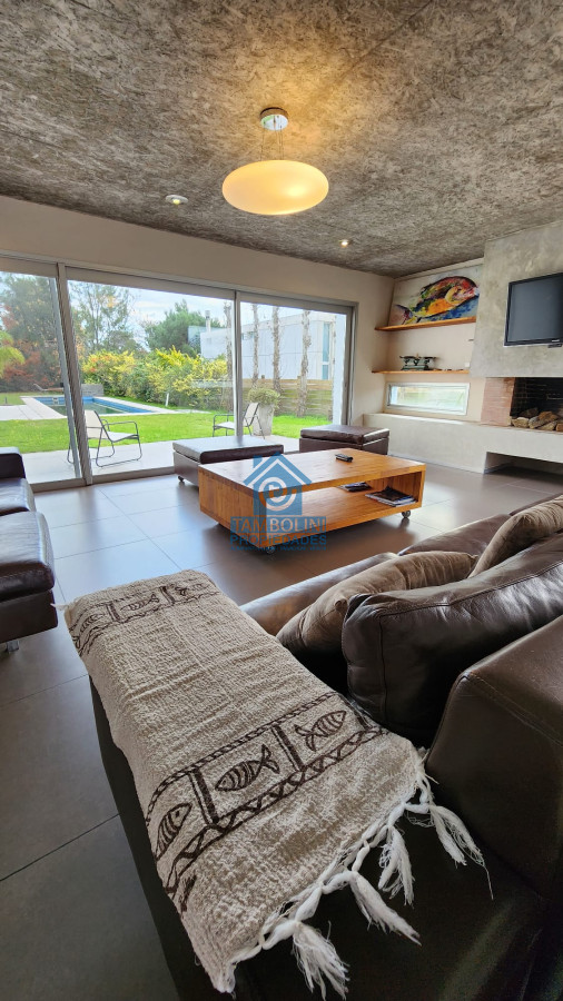 Casa ID.235 - VENTA CASA 4 DORMITORIOS EN BARRIO PRIVADO PUNTA DEL ESTE 