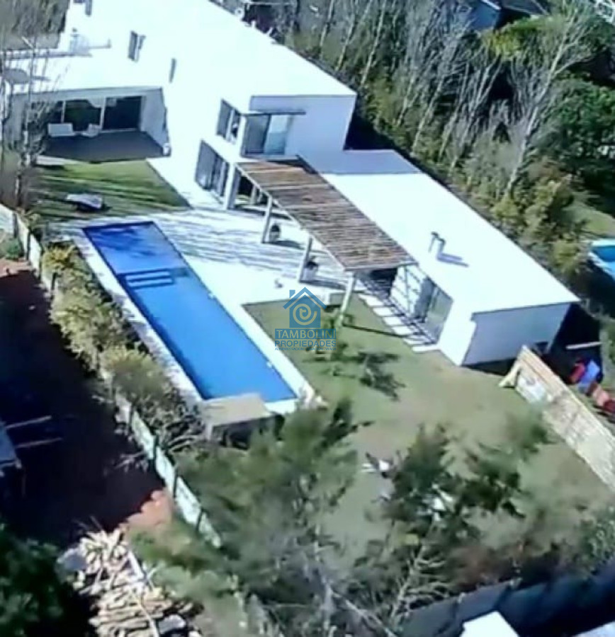 Casa ID.235 - VENTA CASA 4 DORMITORIOS EN BARRIO PRIVADO PUNTA DEL ESTE 