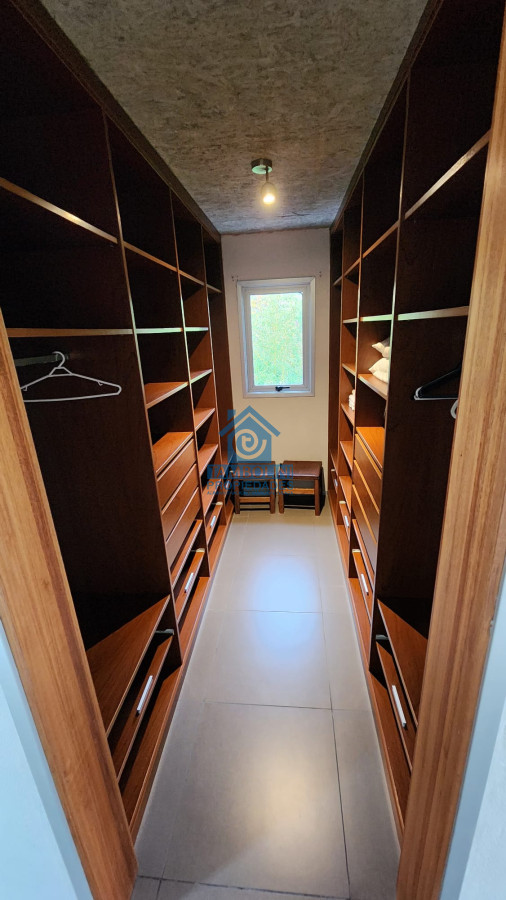 Casa ID.235 - VENTA CASA 4 DORMITORIOS EN BARRIO PRIVADO PUNTA DEL ESTE 