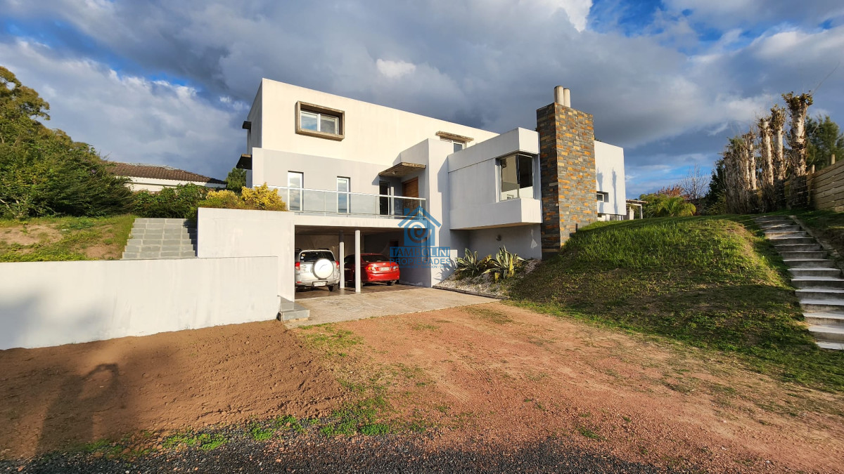 Casa ID.235 - VENTA CASA 4 DORMITORIOS EN BARRIO PRIVADO PUNTA DEL ESTE 
