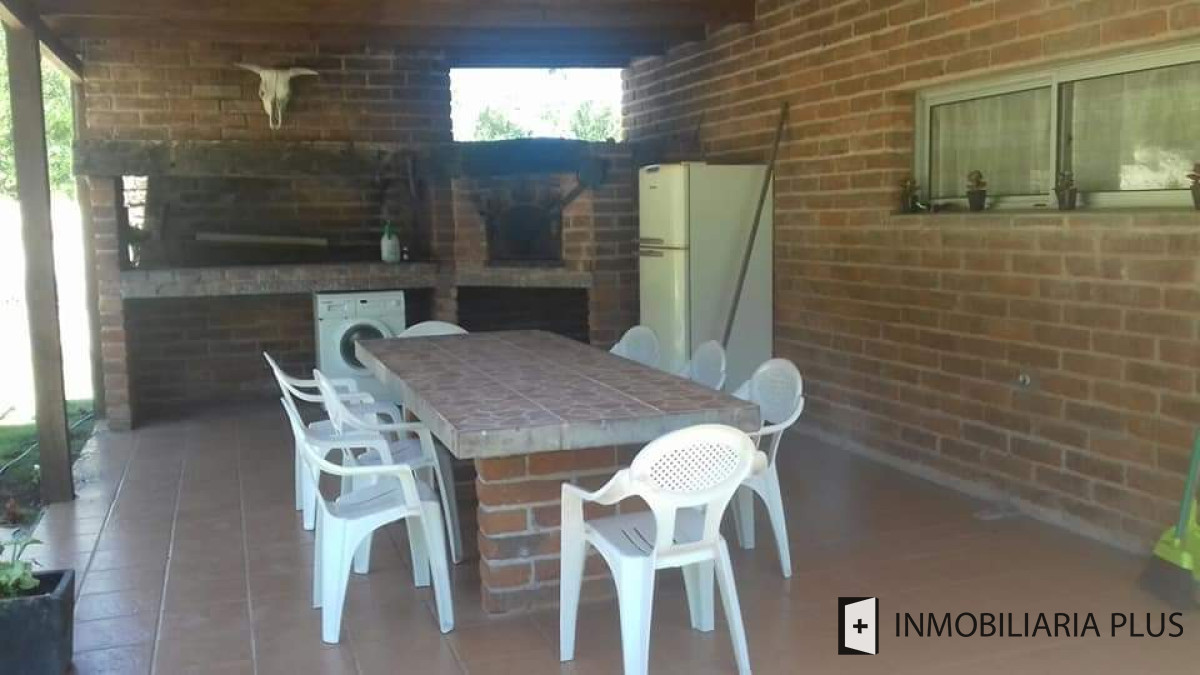 Casa ID.996 - Venta de Casa de 210 m2 y 750 m2 de terreno con 3 dormitorios en Piriápolis