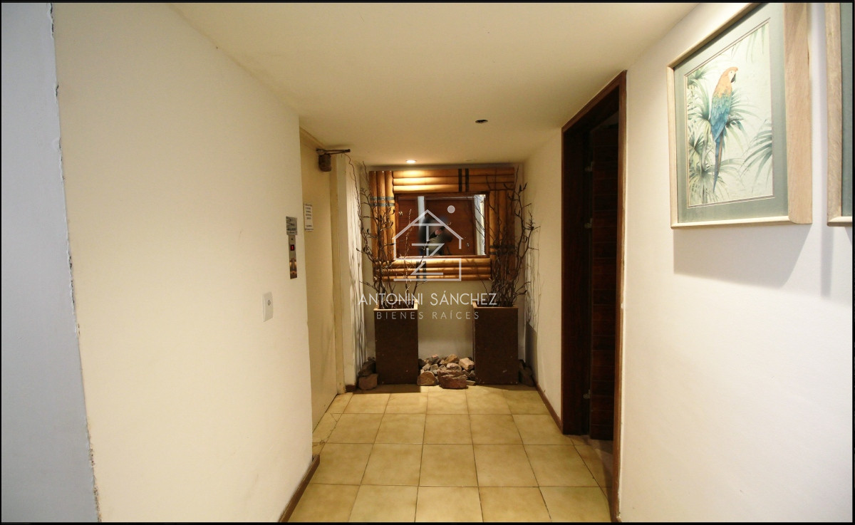 Apartamento ID.1641 - Venta Apartamento en Punta Ballena con una vista cautivadora. 2 dormitorios ,2 baños + dependencia de servicio.