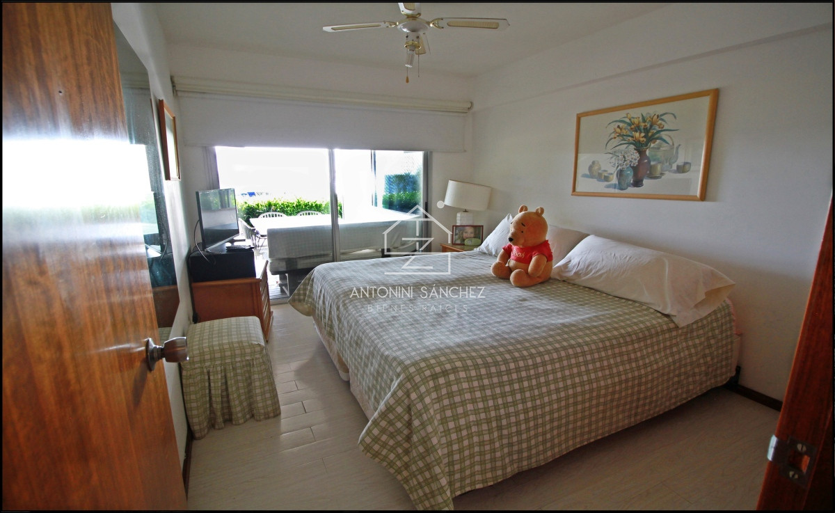 Apartamento ID.1641 - Venta Apartamento en Punta Ballena con una vista cautivadora. 2 dormitorios ,2 baños + dependencia de servicio.