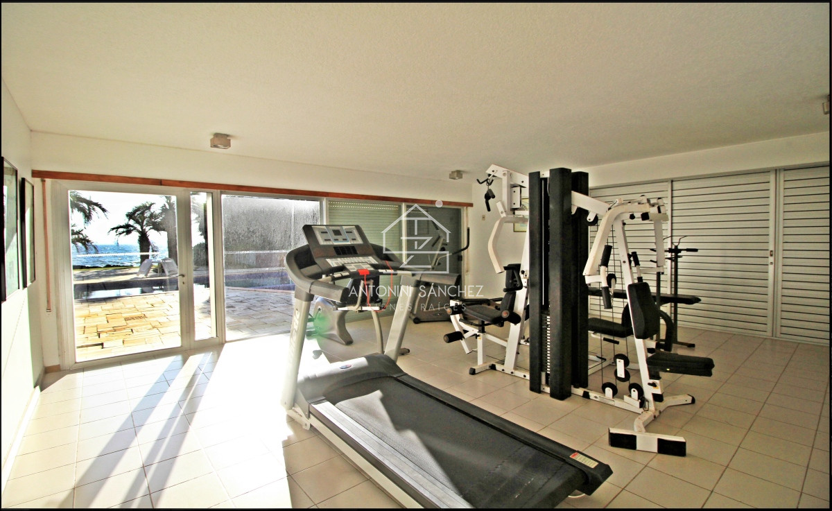 Apartamento ID.1641 - Venta Apartamento en Punta Ballena con una vista cautivadora. 2 dormitorios ,2 baños + dependencia de servicio.