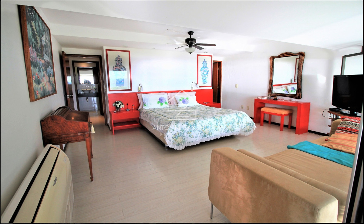 Apartamento ID.1641 - Venta Apartamento en Punta Ballena con una vista cautivadora. 2 dormitorios ,2 baños + dependencia de servicio.