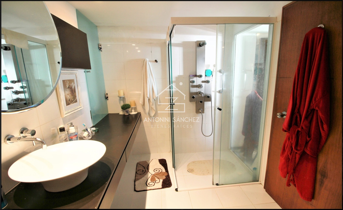 Apartamento ID.1641 - Venta Apartamento en Punta Ballena con una vista cautivadora. 2 dormitorios ,2 baños + dependencia de servicio.