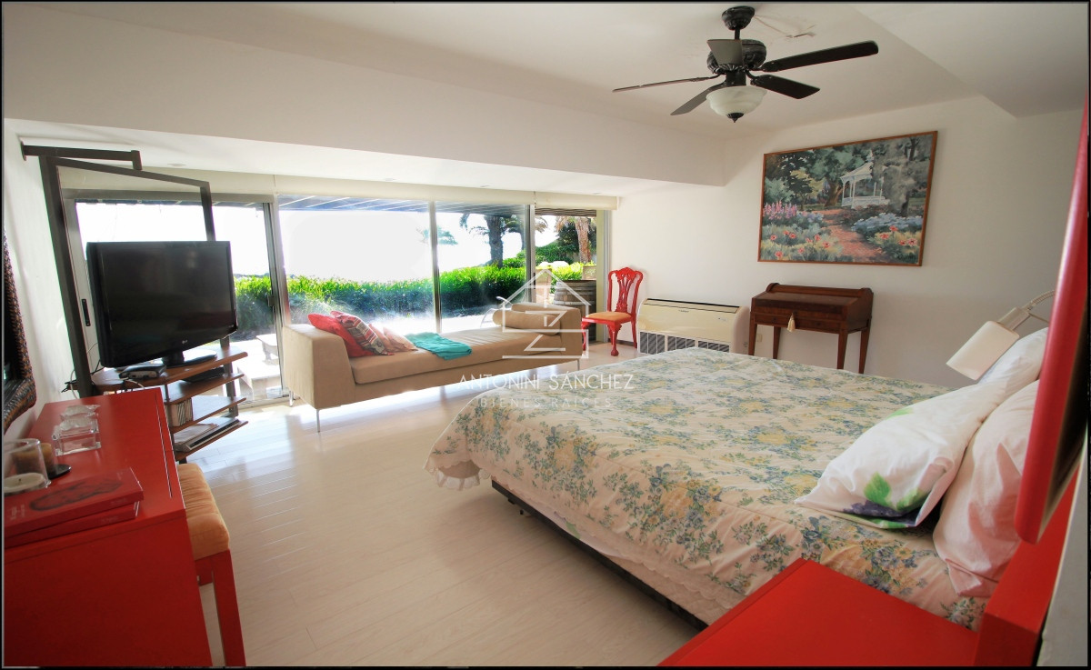 Apartamento ID.1641 - Venta Apartamento en Punta Ballena con una vista cautivadora. 2 dormitorios ,2 baños + dependencia de servicio.