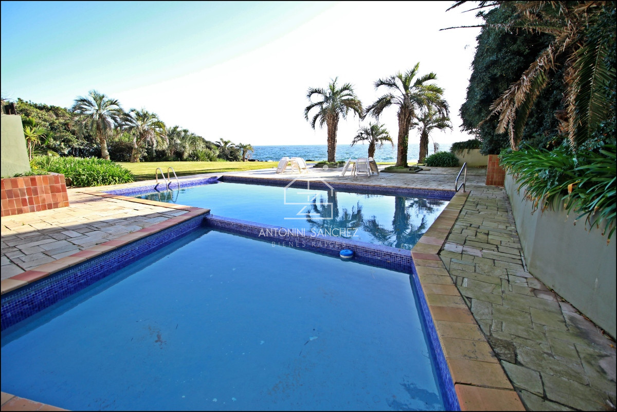 Apartamento ID.1641 - Venta Apartamento en Punta Ballena con una vista cautivadora. 2 dormitorios ,2 baños + dependencia de servicio.