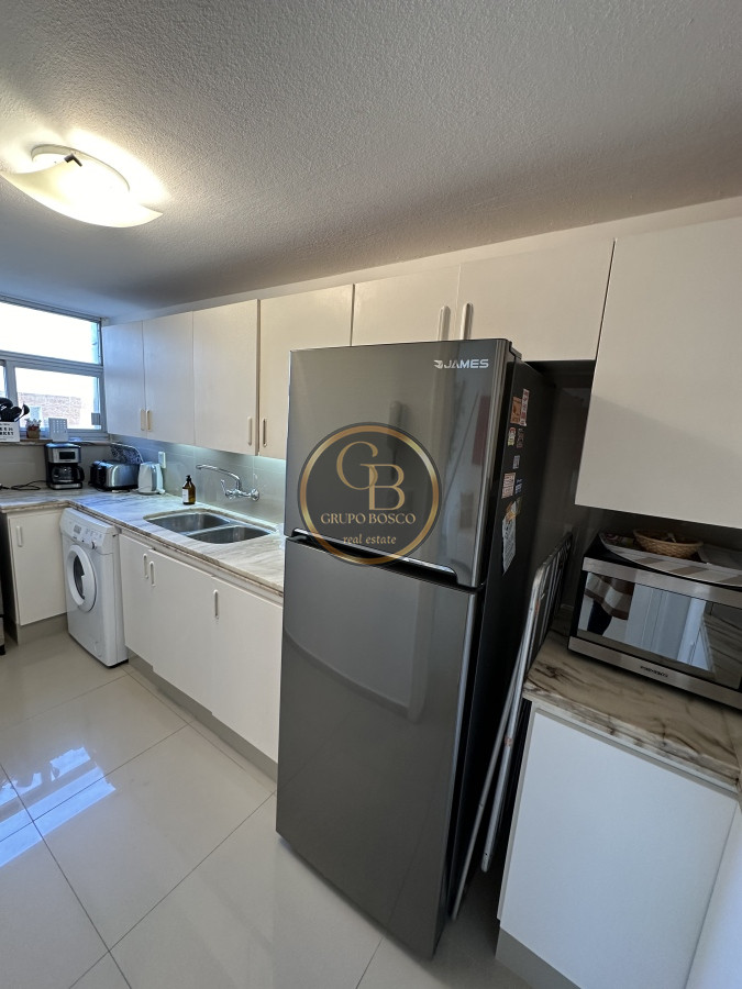 Apartamento ID.1069 - En venta y alquiler temporario apartamento de 2 dormitorios y 2 baños. Península-Punta del Este.