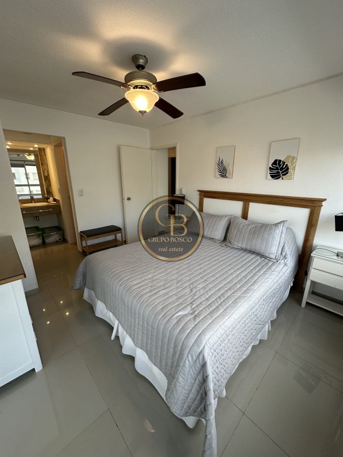 Apartamento ID.1069 - En venta y alquiler temporario apartamento de 2 dormitorios y 2 baños. Península-Punta del Este.