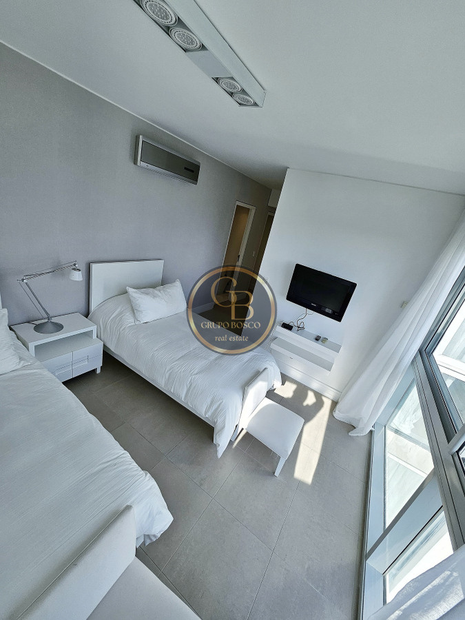 Apartamento ID.1328 - LEPARC 1 Alquiler Temporal Primera Linea Brava