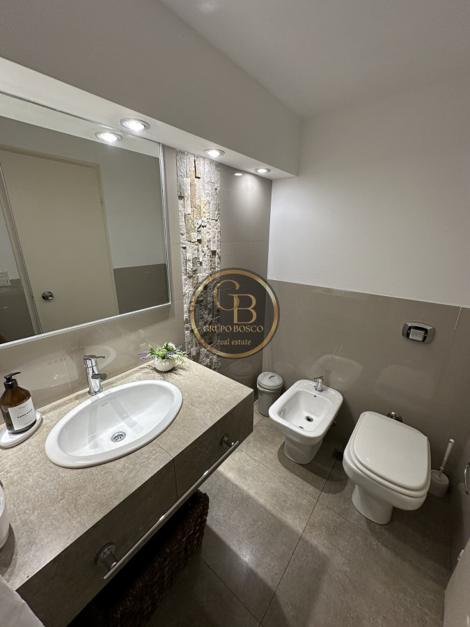 Apartamento ID.1069 - En venta y alquiler temporario apartamento de 2 dormitorios y 2 baños. Península-Punta del Este.