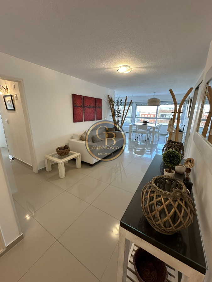 Apartamento ID.1069 - En venta y alquiler temporario apartamento de 2 dormitorios y 2 baños. Península-Punta del Este.