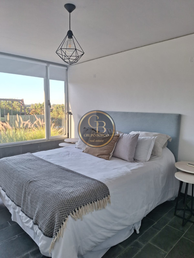Apartamento ID.886 - ALQUILER ANUAL  ESPECTACULAR   DUPLEX   3 DORMITORIOS EDIFICIO SIERRA BALLENA 