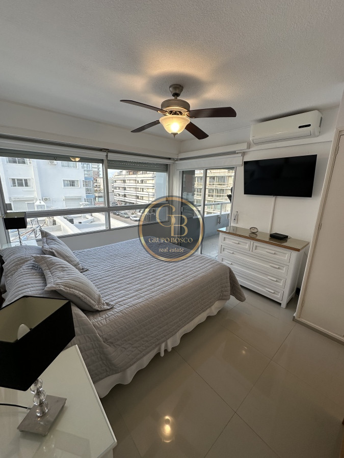 Apartamento ID.1069 - En venta y alquiler temporario apartamento de 2 dormitorios y 2 baños. Península-Punta del Este.