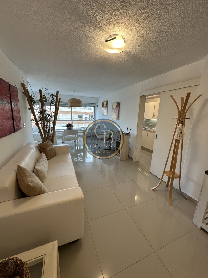 Apartamento ID.1069 - En venta y alquiler temporario apartamento de 2 dormitorios y 2 baños. Península-Punta del Este.