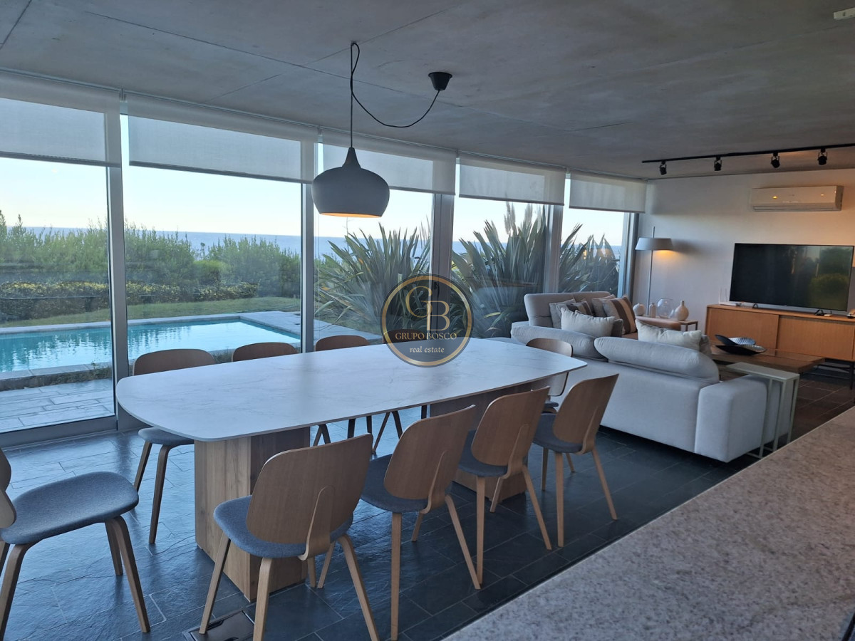 Apartamento ID.886 - ALQUILER ANUAL  ESPECTACULAR   DUPLEX   3 DORMITORIOS EDIFICIO SIERRA BALLENA 