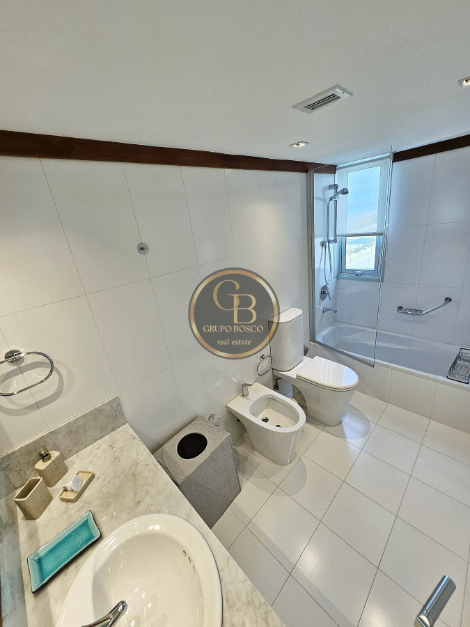 Apartamento ID.1328 - LEPARC 1 Alquiler Temporal Primera Linea Brava