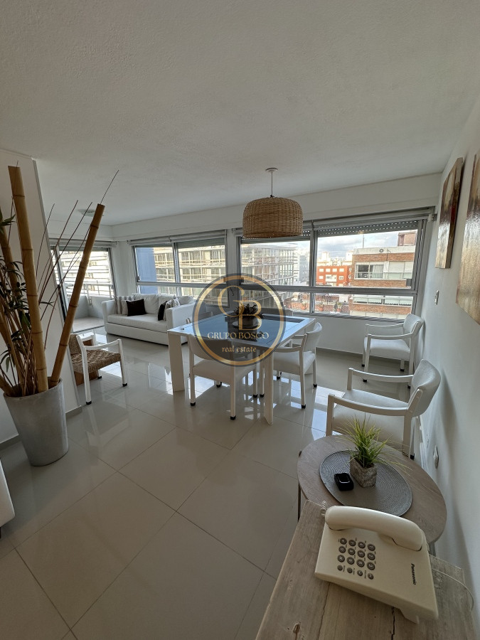 Apartamento ID.1069 - En venta y alquiler temporario apartamento de 2 dormitorios y 2 baños. Península-Punta del Este.
