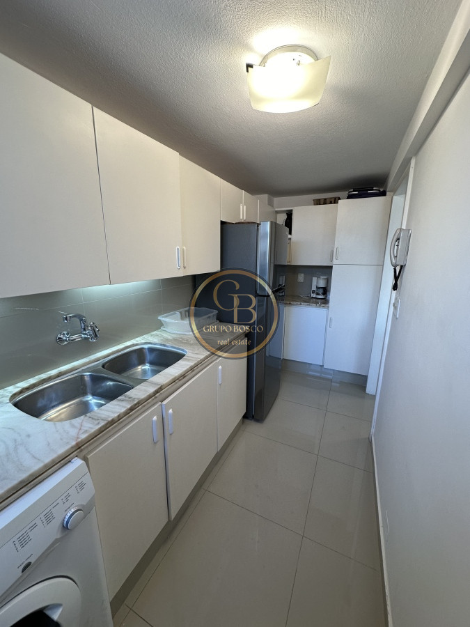 Apartamento ID.1069 - En venta y alquiler temporario apartamento de 2 dormitorios y 2 baños. Península-Punta del Este.