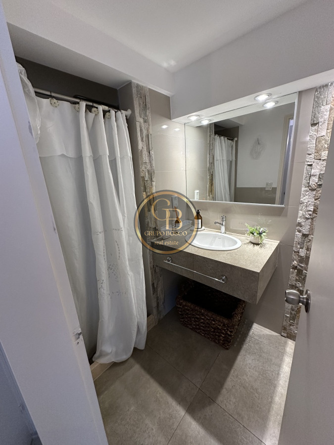 Apartamento ID.1069 - En venta y alquiler temporario apartamento de 2 dormitorios y 2 baños. Península-Punta del Este.