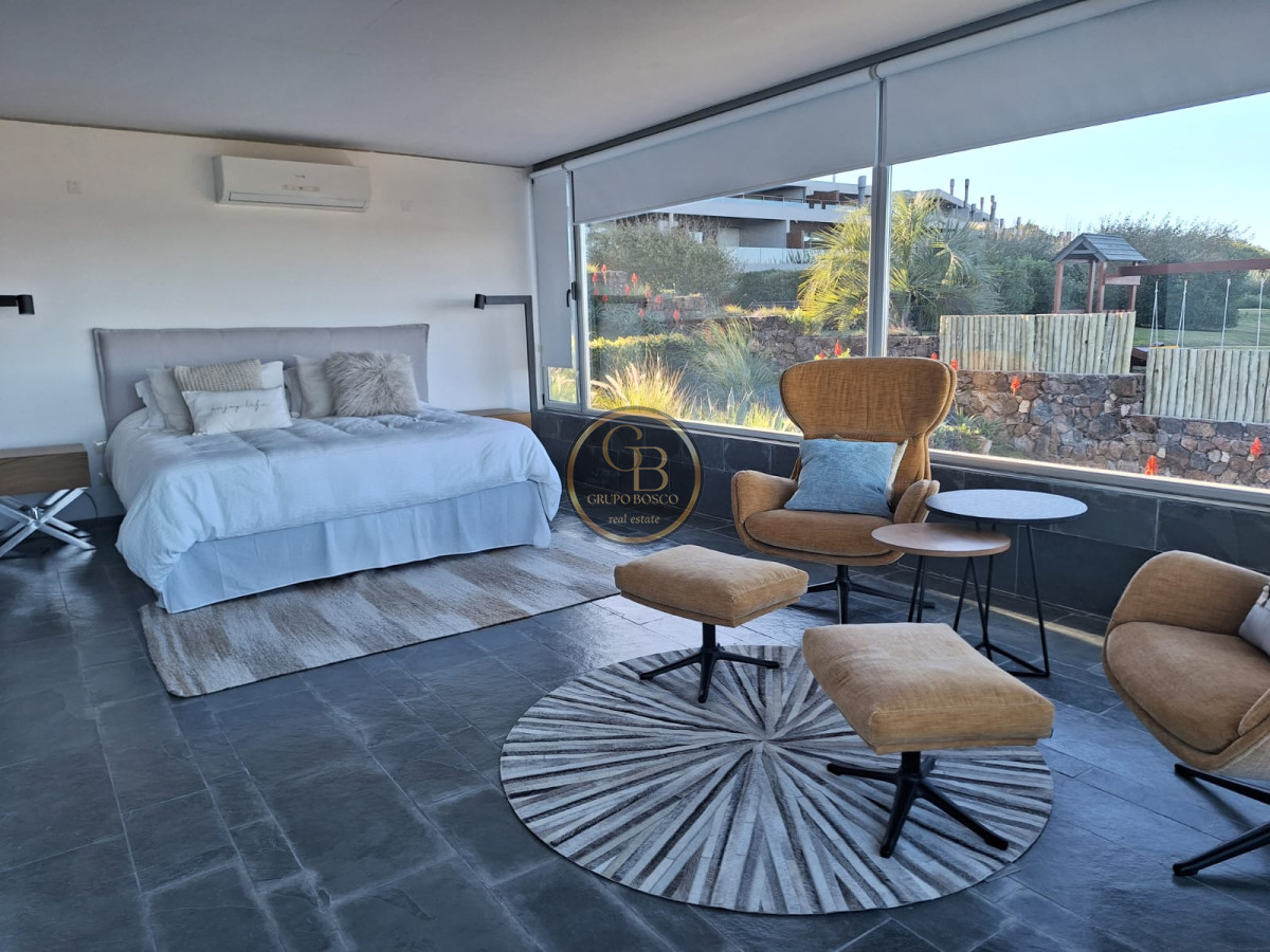 Apartamento ID.886 - ALQUILER ANUAL  ESPECTACULAR   DUPLEX   3 DORMITORIOS EDIFICIO SIERRA BALLENA 