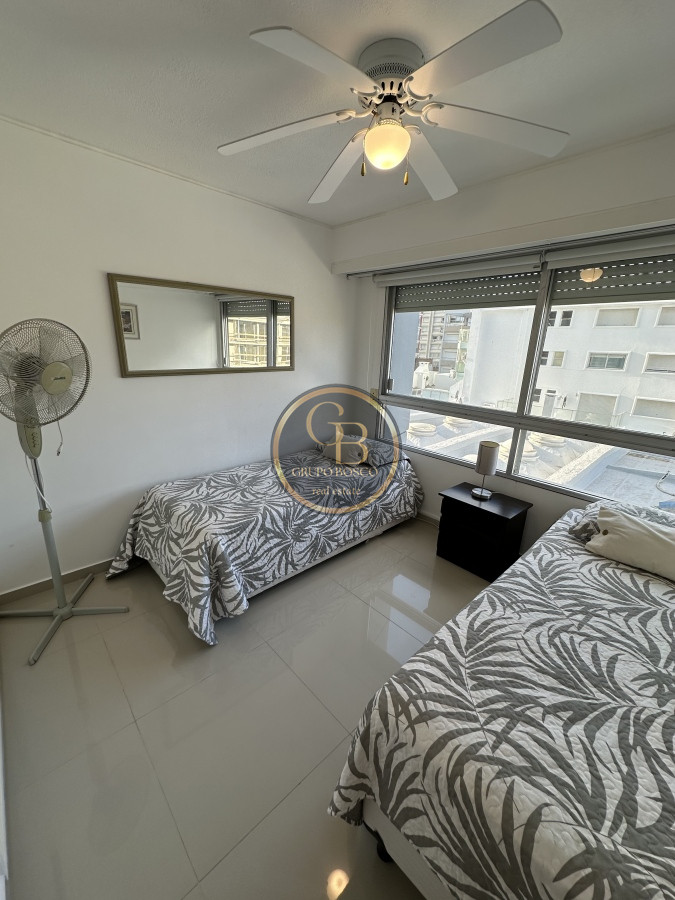 Apartamento ID.1069 - En venta y alquiler temporario apartamento de 2 dormitorios y 2 baños. Península-Punta del Este.