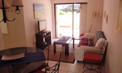 En venta y alquiler temporal ,apartamento de 2 dormitorios. Península, Punta del Este