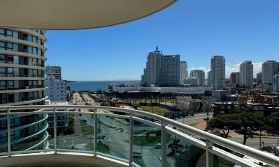Venta apartamento 3 dormitorios ,3 baños hermosa zona y vista.