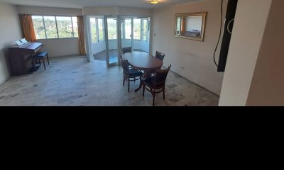 En venta apartamento de 3 dormitorios y 3 baños. Rooselvet Center.