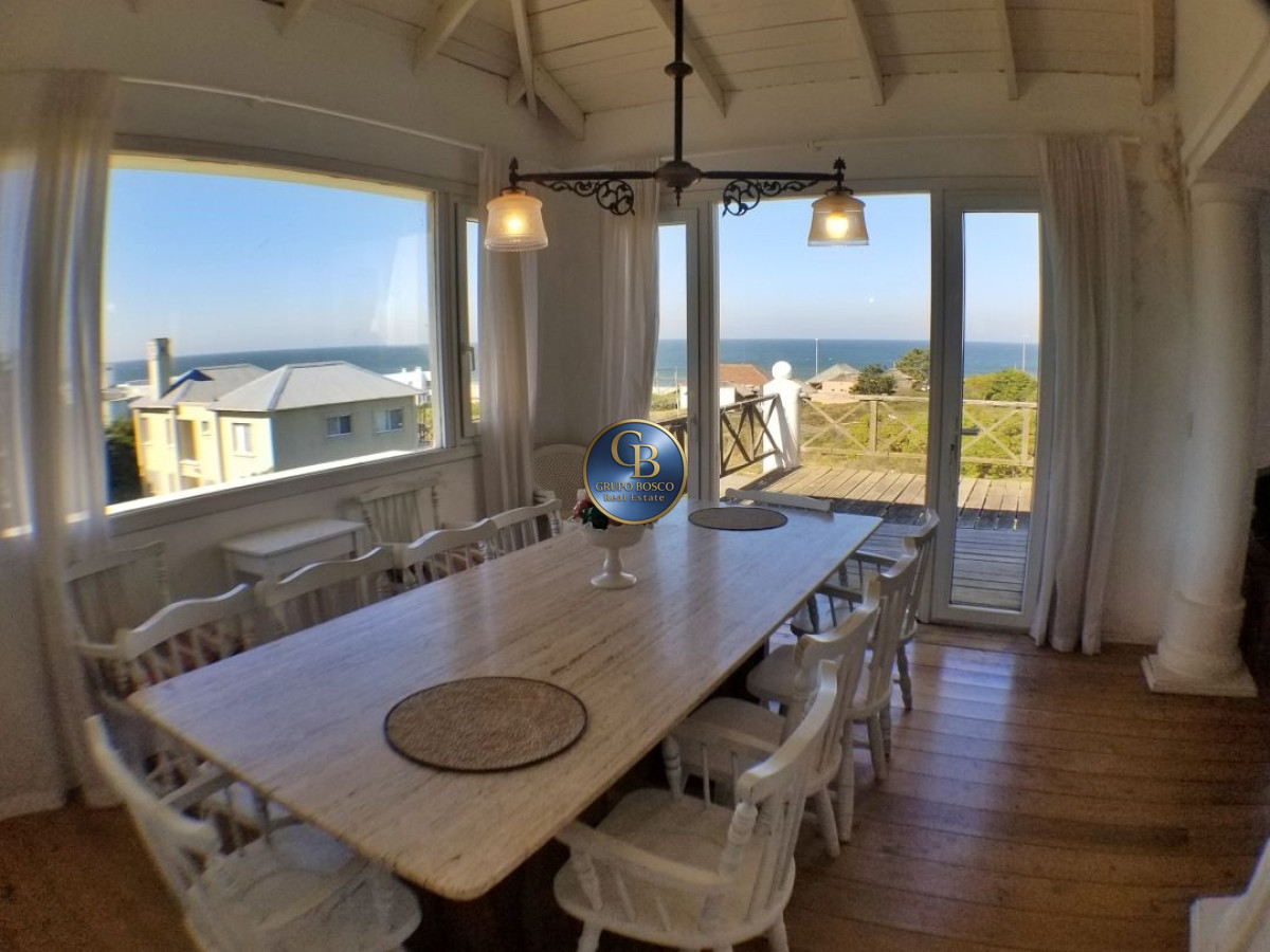 Casa ID.263 -  Montoya. Hermosa residencia con vista al mar.