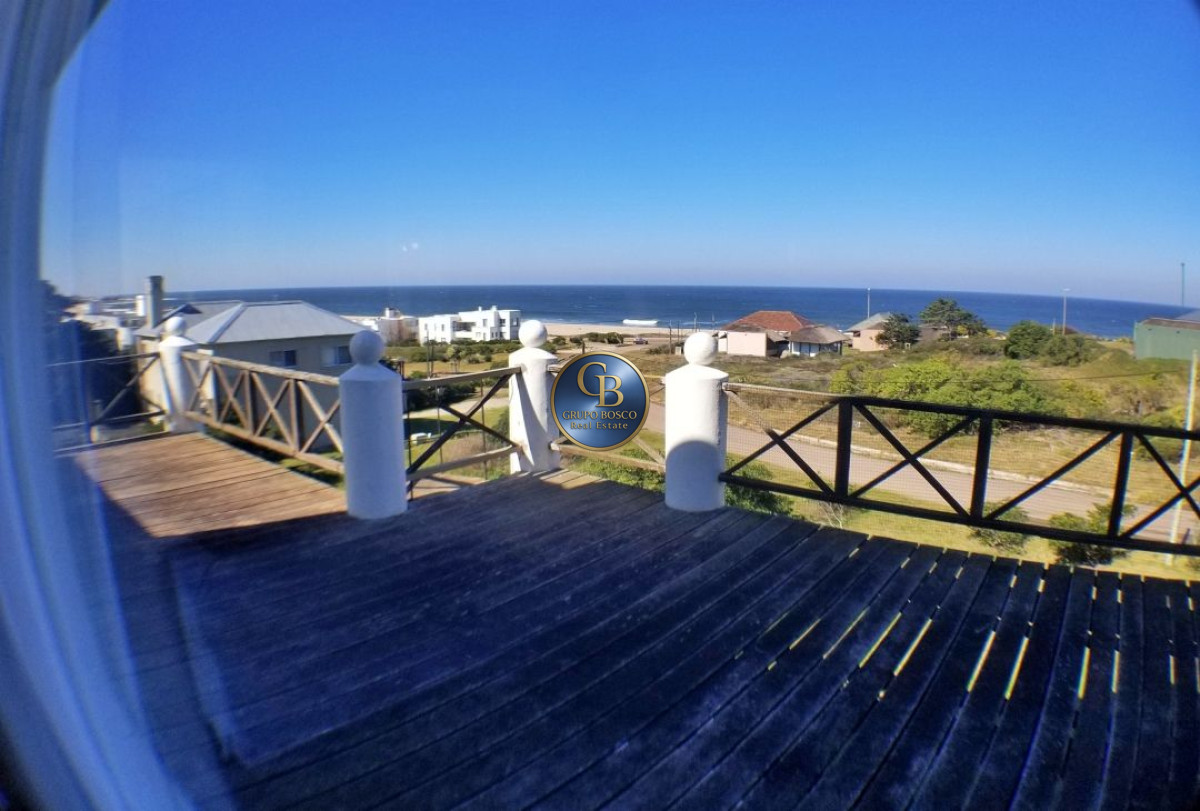 Casa ID.263 -  Montoya. Hermosa residencia con vista al mar.