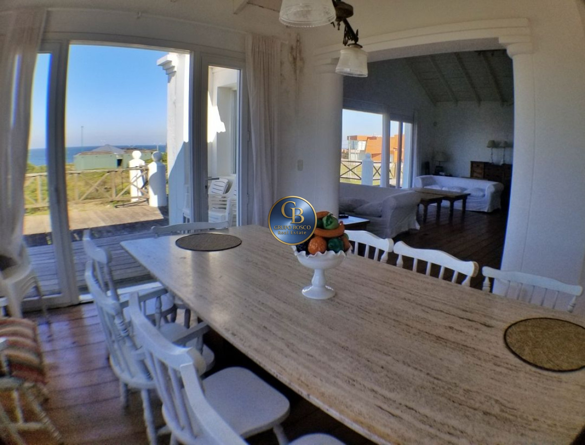 Casa ID.263 -  Montoya. Hermosa residencia con vista al mar.