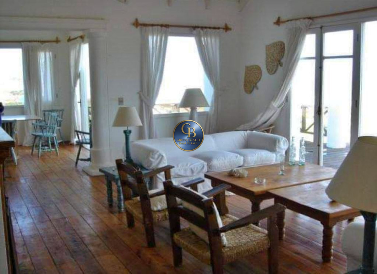 Casa ID.263 -  Montoya. Hermosa residencia con vista al mar.
