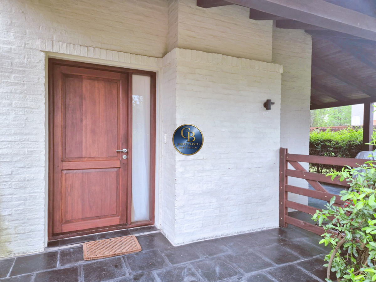 Casa ID.1461 - Alquiler o Venta,Hermosa Casa en B° privado.