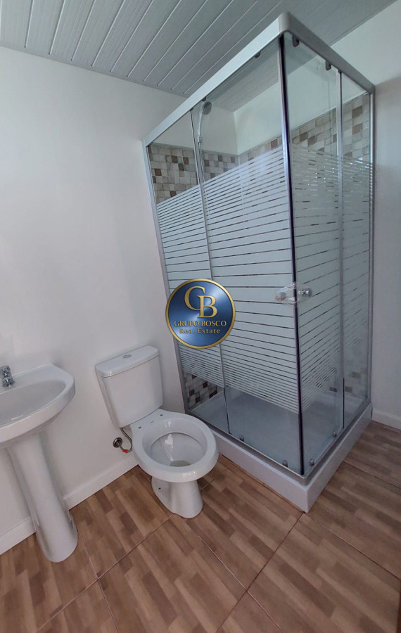 Casa ID.1239 - Venta de terreno con monoambiente tipo contenedor.