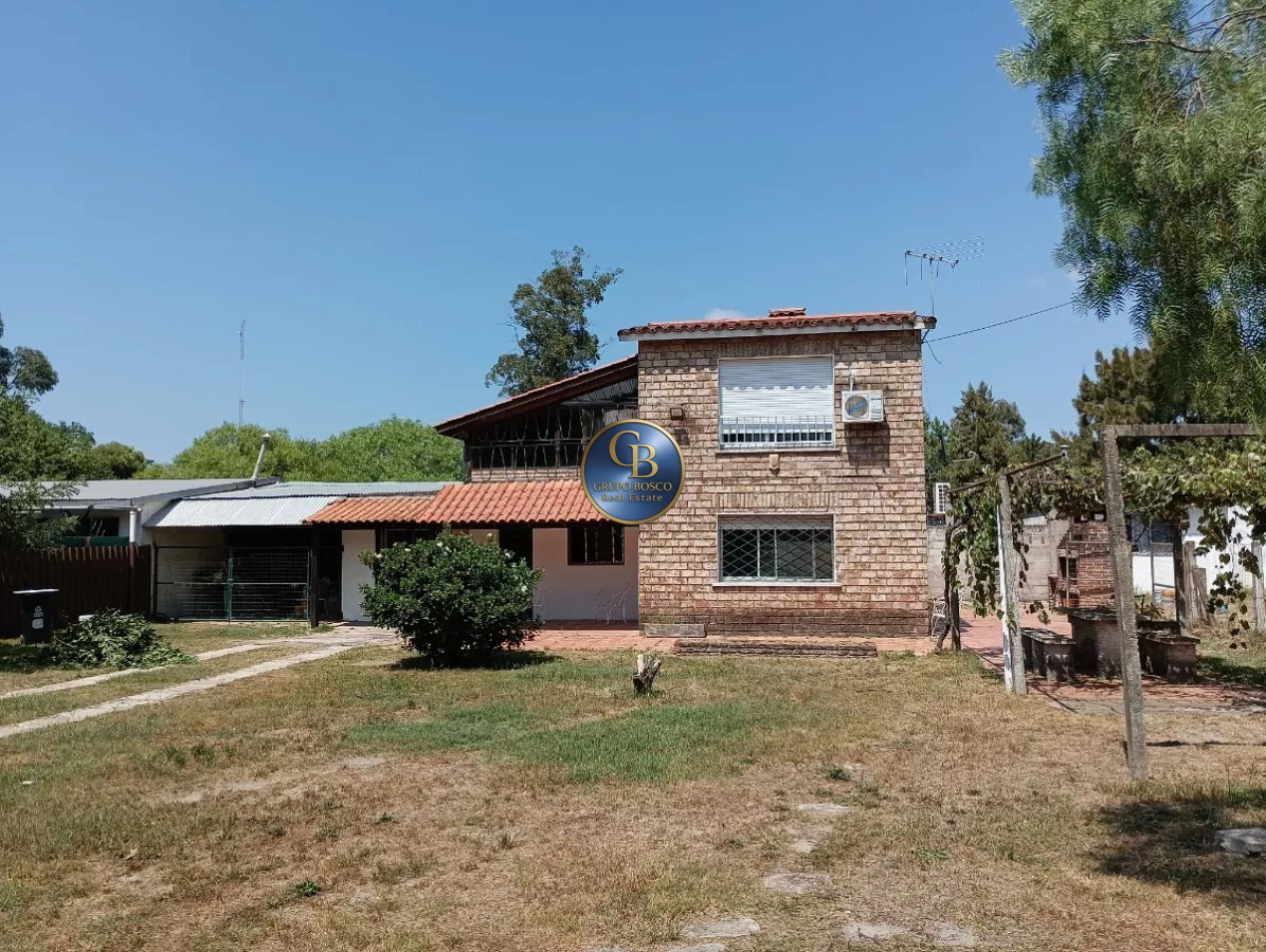 Casa ID.1203 - Venta de casa con 4 dormitorios en zona Marindia 