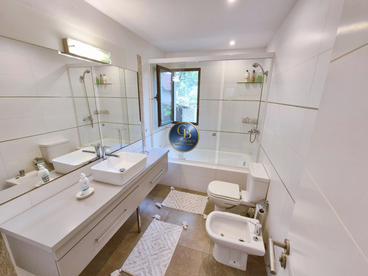 Casa ID.1461 - Alquiler o Venta,Hermosa Casa en B° privado.
