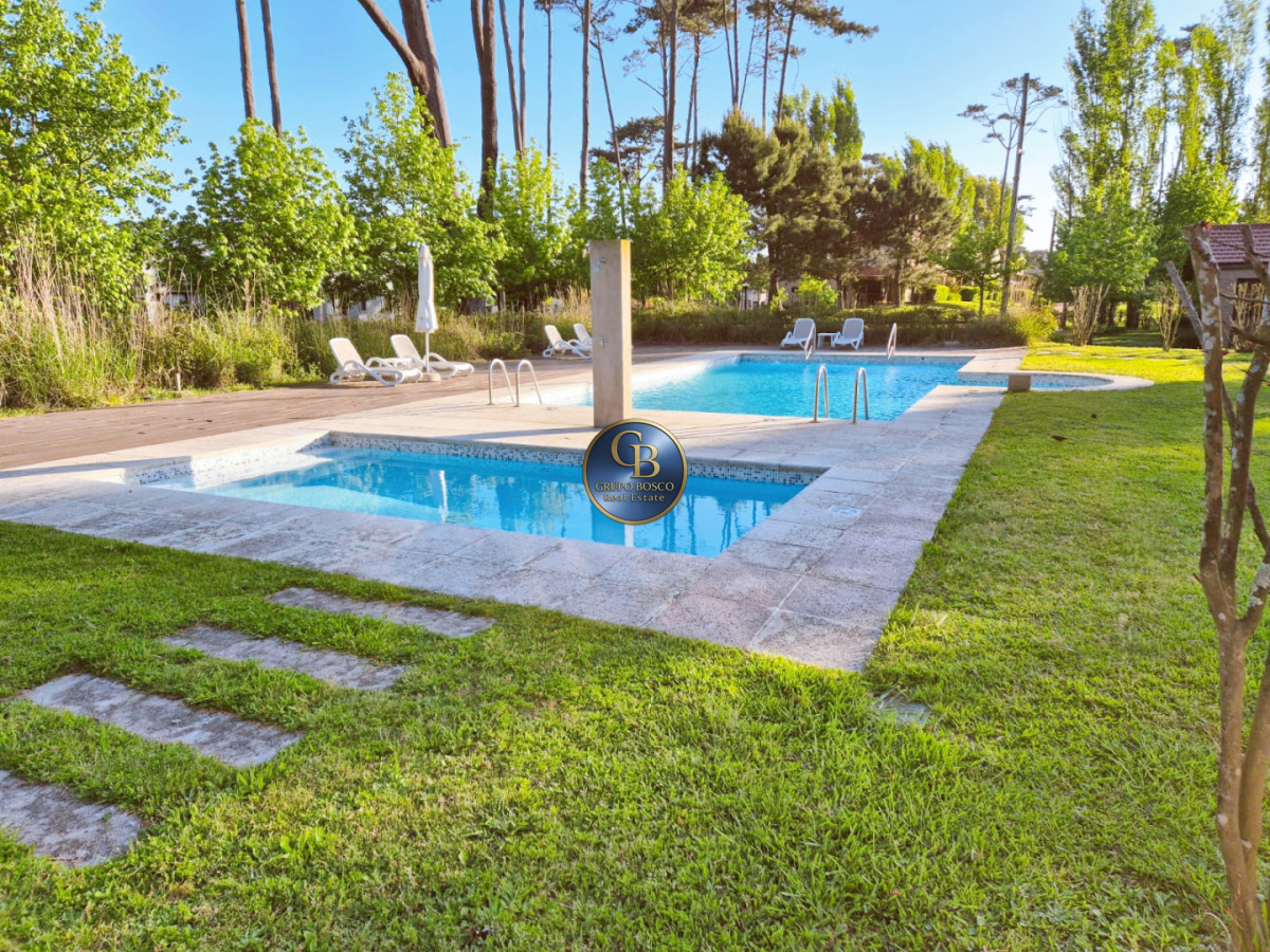 Casa ID.1461 - Alquiler o Venta,Hermosa Casa en B° privado.