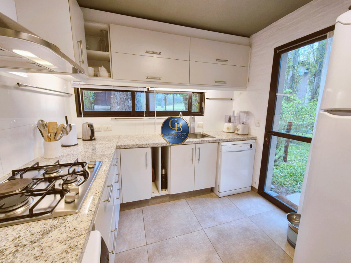 Casa ID.1461 - Alquiler o Venta,Hermosa Casa en B° privado.