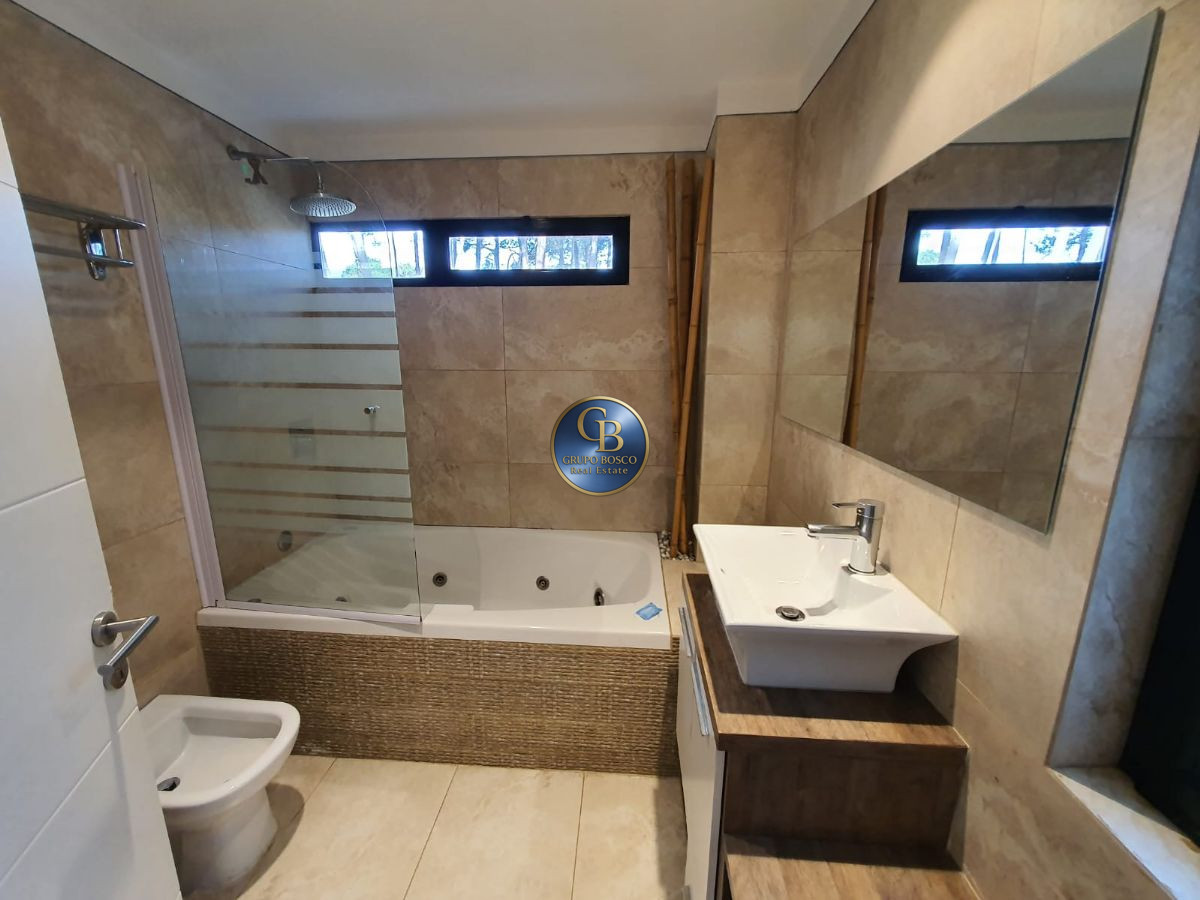 Casa ID.377 - CASA VENTA 4 DORMITORIOS 4 BAñOS COMPLEJO SOLANAS 
